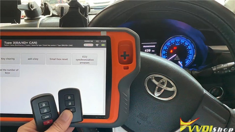 Vvdi Key Tool Plus Pad Add A Remote For Toyota Corrola Altis 2014 (1)