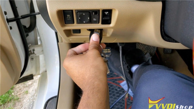 Xhorse Vvdi Key Tool Plus Add A Key For 2011 Nissan Maxima (14)