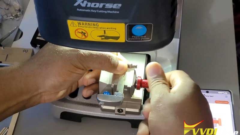 Xhorse Dolphin Xp005 Cut A Hon66 Laser Key (2)