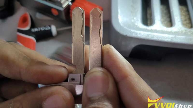 Xhorse Dolphin Xp005 Cut A Hon66 Laser Key (8)