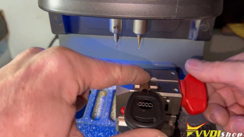 how to cut 2008 2015 audi q5 key with xhorse dolphin xp005l 7 how to cut 2008 2015 audi q5 key with xhorse dolphin xp005l 7