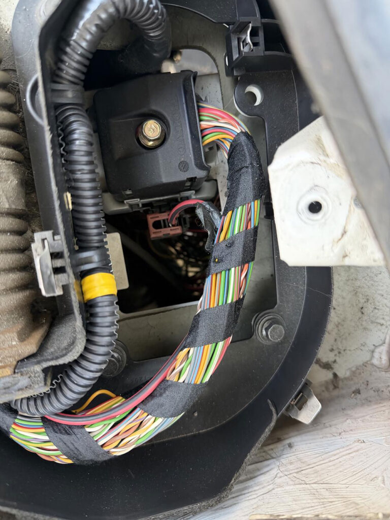 volvo s60 2004 akl with vvdi prog vvdi2 1