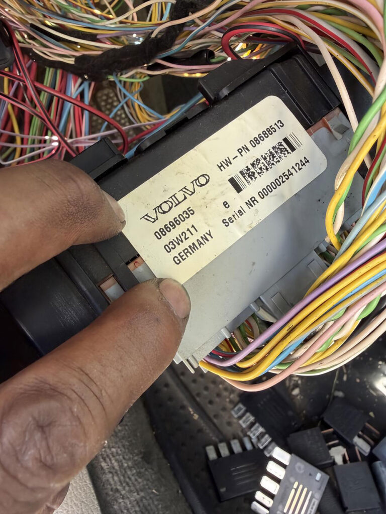 volvo s60 2004 akl with vvdi prog vvdi2 2